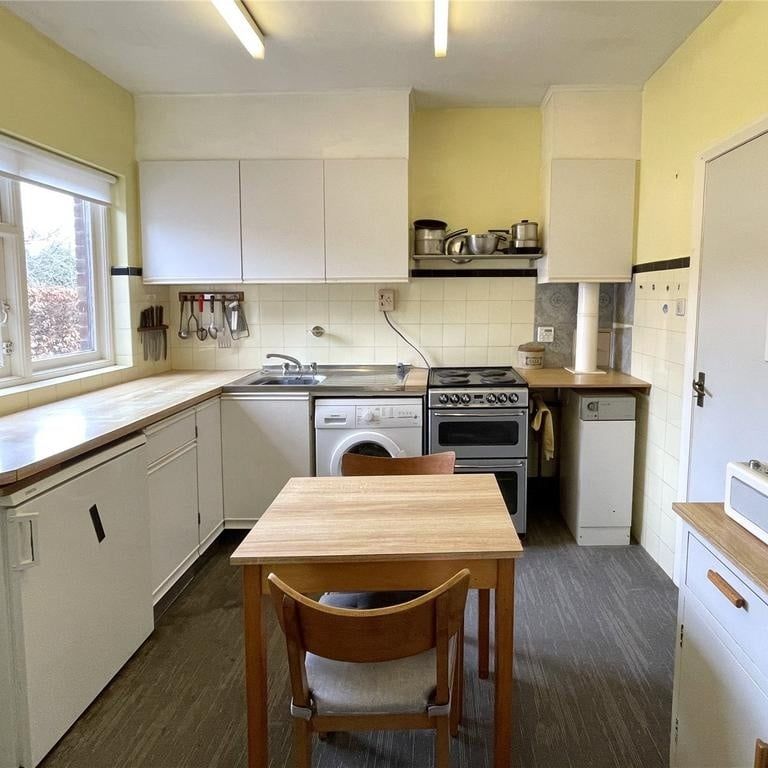 Room in a Shared House, Royal Park Avenue, LS6 - Photo 1