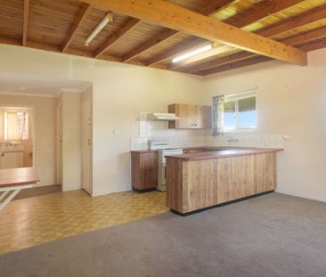 Tidy Unit in Darling Heights - Photo 2