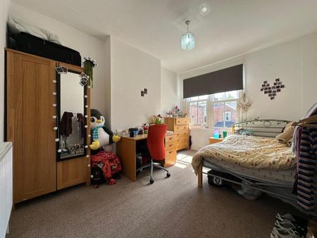 6 bedroom detached house to rent - Photo 5