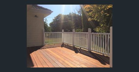 Gorgeous cottage in a bush setting surrounded by acreage. - Photo 3