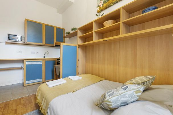 Studio to rent - Photo 1