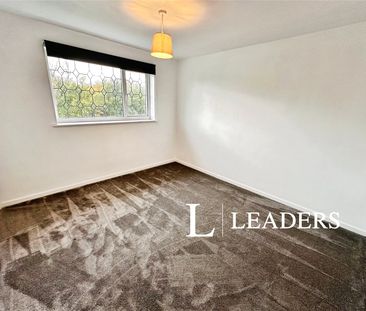 3 bedroom house to rent Monsal Grove, ST1 - Photo 5