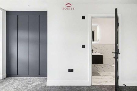 Bullsmoor Lane, Enfield, EN3 - Photo 3