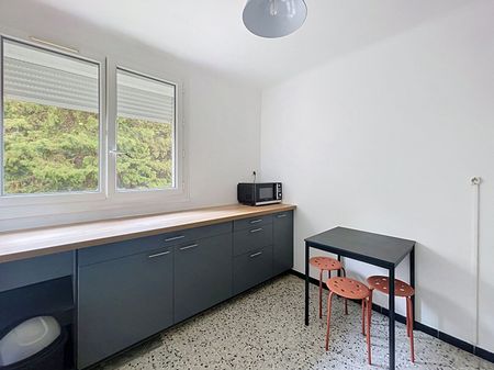 Location Maison 4 pièces 95m² AVIGNON 84000 - Photo 2