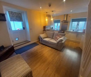 1 bedroom semi-detached house to rent - Photo 2