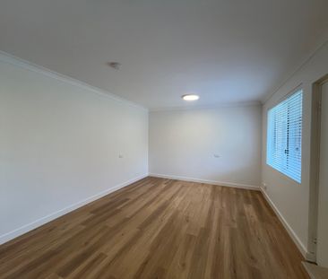 Renovated 1 bedroom flat under affordable housing for lease - Photo 2