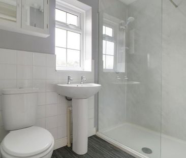 2 bedroom semi-detached house to rent - Photo 2