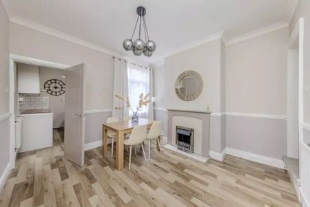 2 bedroom terraced house to rent - Photo 4