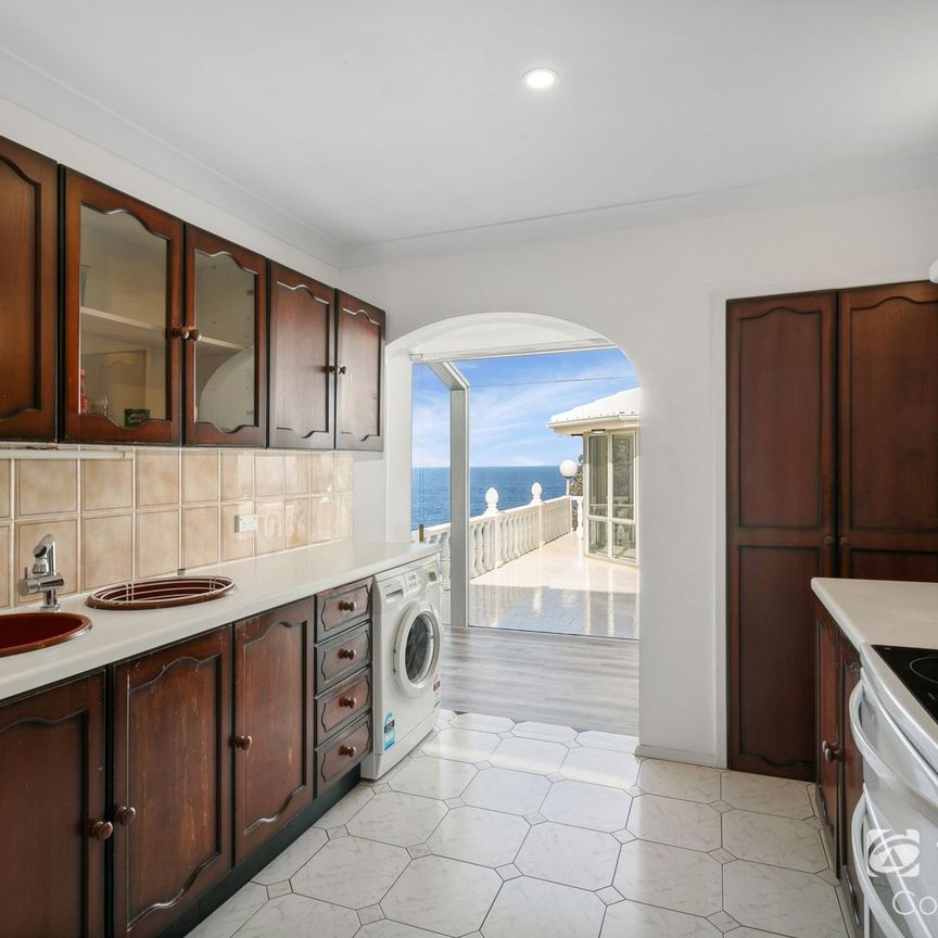 Seaside Oasis - Stunning Coastal Home with Ocean Views - Photo 1