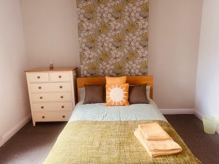 4 bedroom terraced house to rent - Photo 5