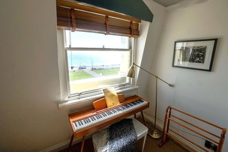 3 Bed Flat, Brunswick Terrace, BN3 - Photo 3