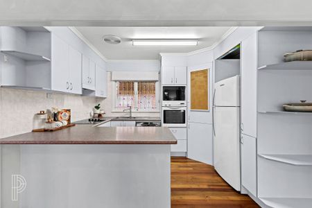 7 Dalgety Street, Mount Gravatt East QLD 4122 - House For Rent | Domain - Photo 4