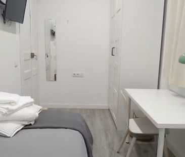 Carrer de Jaume Casanovas, El Prat de Llobregat, Catalonia 08820 - Photo 3