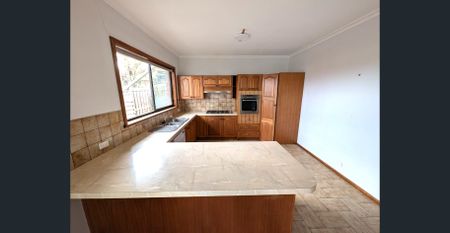 Superbly located 3 bedroom gem in Hamlyn Heights with a brand new bathroom. - Photo 2