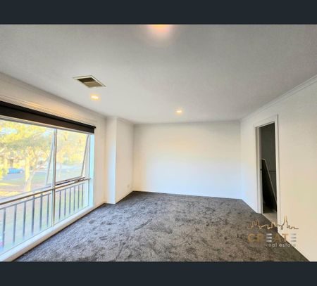 7 Wildflower Lane, Cairnlea, Vic 3023 - Photo 3