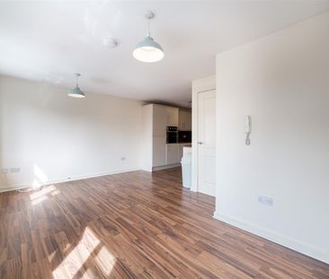 2 bed apartment to rent in Welbeck Road, Newcastle Upon Tyne, NE6 - Photo 2