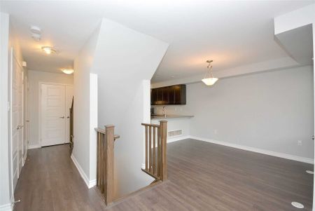 For Lease - 3065 Harebell Gate, Oakville, Ontario - Photo 5
