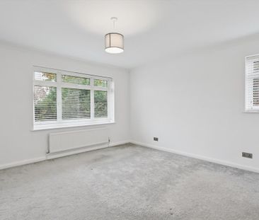 6 bedroom detached house to rent - Photo 2