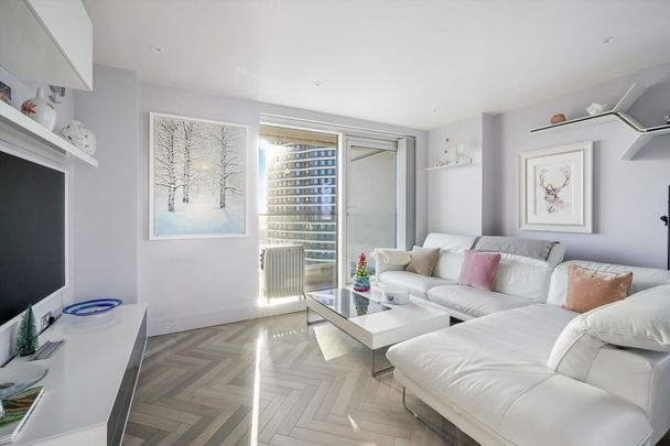 2 bedroom apartment to rent in Wharfside Point South, E14 - Photo 1