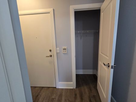 For Lease - 330 BURNHAMTHORPE Road Unit# 2402, Mississauga, Ontario - Photo 5