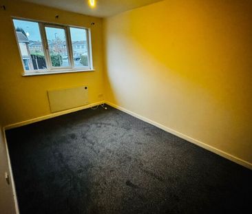 Pebworth Grove, Dudley, DY1 2BQ - Photo 2
