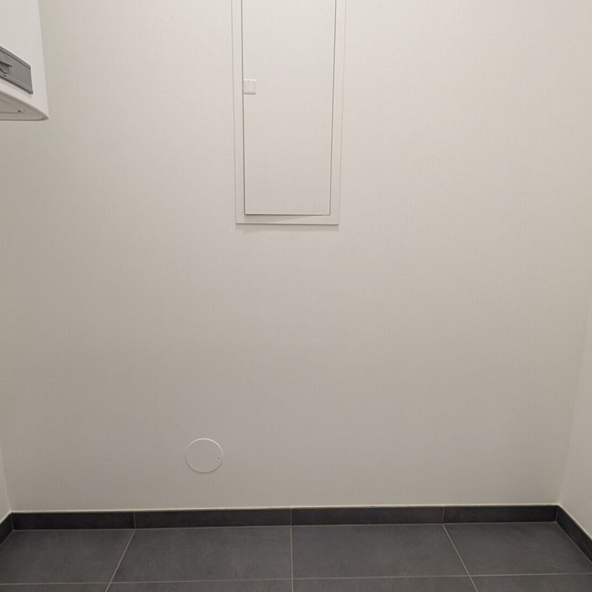 ERSTBEZUG: Unbefristete 3-Zimmer Altbau-Wohnung mit Balkon nahe Palais Auersperg in 1080 Wien zu mieten - Foto 1