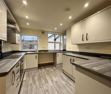 2 bedroom flat to rent - Photo 4