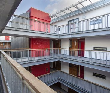 1 Bed Flat, Steamship House, BS1 - Photo 5