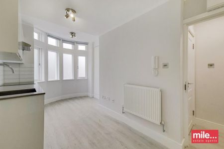 Studio to rent - Photo 3