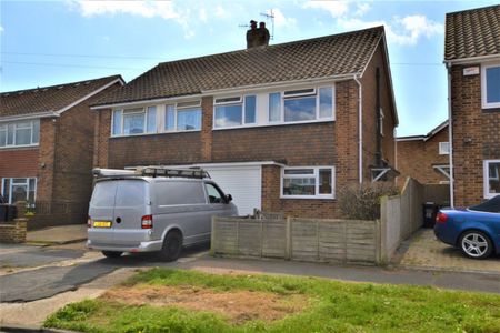 A 3 Bedroom Semi-Detached House Instruction to Let in Bexhill-on-Sea - Photo 2