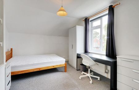 5 bedroom terraced house to rent - Photo 2