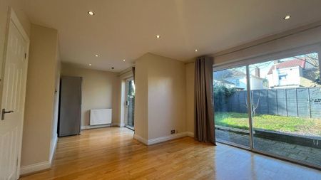 3 bedroom terraced house to rent - Photo 2