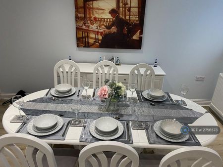 4 bedroom terraced house to rent - Photo 5