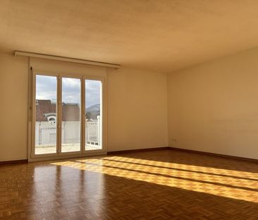 Spannende 4.5 Zimmerwohnung mit grossem Balkon - Foto 2