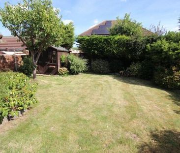 3 bedroom detached bungalow to rent - Photo 1