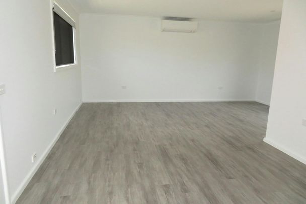 RENOVATED 2 BEDOOM APARTMENT! - Photo 1
