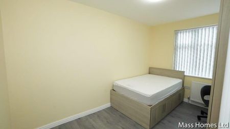 5 bedroom semi-detached house to rent - Photo 3