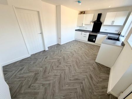 3 bedroom semi-detached house to rent - Photo 3