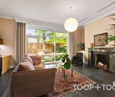 ARCHITECTURAL ELEGANCE IN PRESTIGIOUS WALKERVILLE - Photo 6