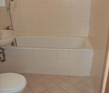 Nachmieter für 1-Raum-Wohnung ab 01.05.2025 Aufzug, Badewanne, groß... - Photo 3