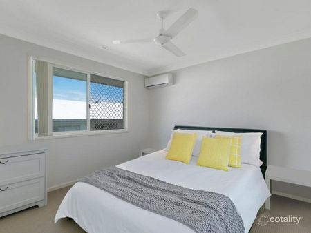 Modern and Spacious Duplex in a Convenient Location - Photo 3