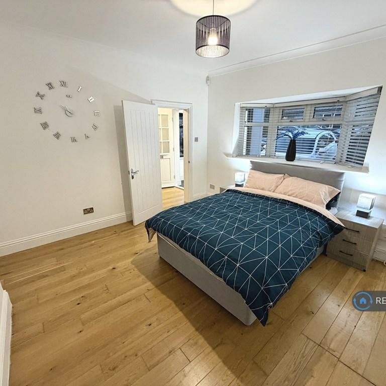 5 bedroom semi-detached house to rent - Photo 1