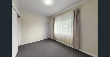 Lovely 2 Bedroom Unit - Photo 4
