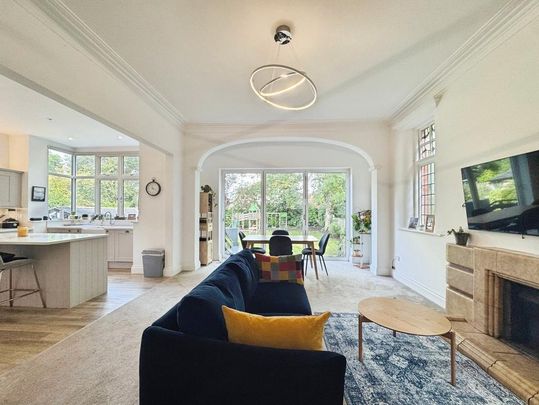 5 bedroom detached house to rent - Photo 1