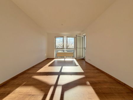 2 Zimmer • Wohnung • zur Miete • mit Balkon • Tiefgarage • in Schloßchemnitz • schnell sein! - Photo 2