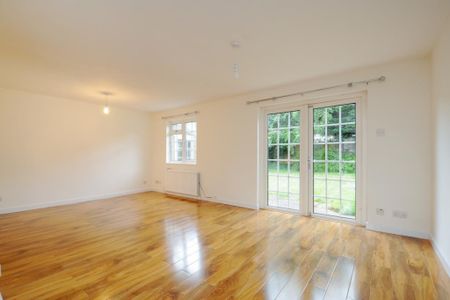 4 bedroom detached house to rent - Photo 3