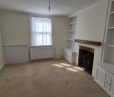 2 bedroom end of terrace house to rent - Photo 2