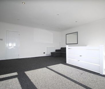 2 Bedroom Maisonette To Let - Photo 3