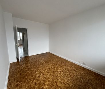 LOCATION 69008 LYON - APPARTEMENT T4 au 10ème étage - vue dégagée - balcons - repeint à neuf - chauffage inclu - Photo 5