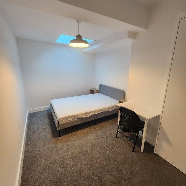 2 bedroom flat share to rent - Photo 1